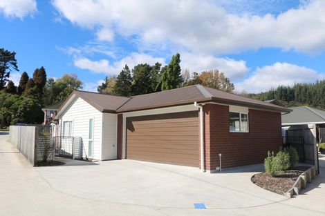 Photo of property in 41a Moeraki Road, Maoribank, Upper Hutt, 5018