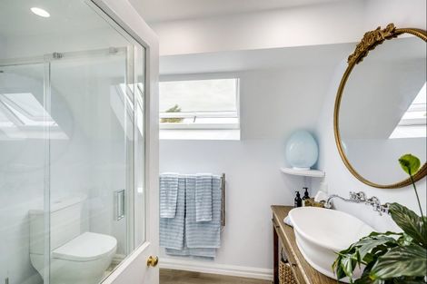 Photo of property in 3 Terrace Lane, Hospital Hill, Napier, 4110