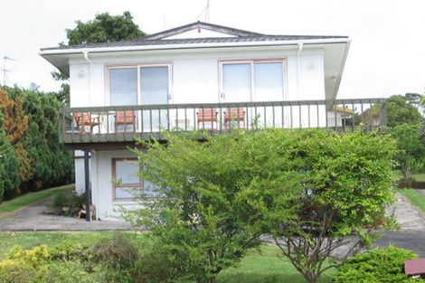 Photo of property in 24 Lydford Place, Glendene, Auckland, 0602