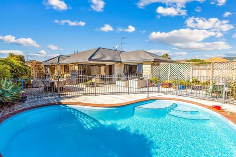 Photo of property in 3 Takahe Drive, Paraparaumu Beach, Paraparaumu, 5032