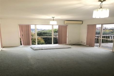 Photo of property in 8 Tern Place, Unsworth Heights, Auckland, 0632