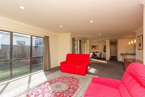 Photo of property in 354 Carrington Street, Upper Vogeltown, New Plymouth, 4310