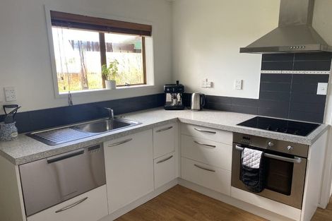 Photo of property in 31 Jellicoe Road, Murrays Bay, Auckland, 0630