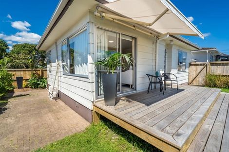 Photo of property in 3/68 Lake Road, Narrow Neck, Auckland, 0624