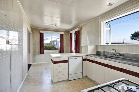 Photo of property in 6 Buchanan Place, Hawera, 4610