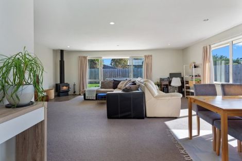 Photo of property in 144e High Street, Oxford, 7430