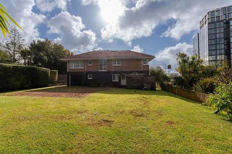 Photo of property in 6 Swanson Road, Henderson, Auckland, 0610