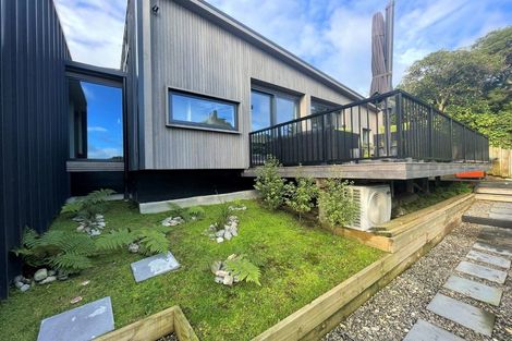 Photo of property in 137a Nevay Road, Miramar, Wellington, 6022