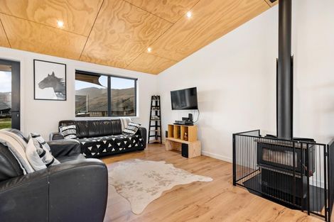 Photo of property in 13 Lakefield Close, Kingston, Athol, 9793