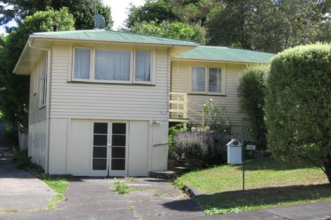 Photo of property in 1/16 Thuja Street, Green Bay, Auckland, 0604