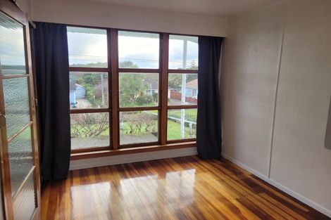 Photo of property in 79 Omata Road, Marfell, New Plymouth, 4310