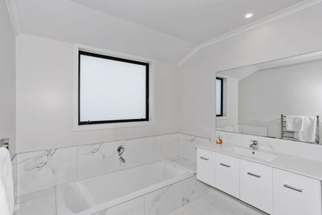 Photo of property in 9 Coach Road, Kingseat, Papakura, 2580