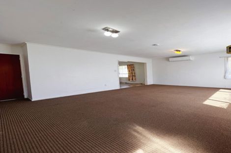 Photo of property in 5 Celeste Place, Totara Vale, Auckland, 0627