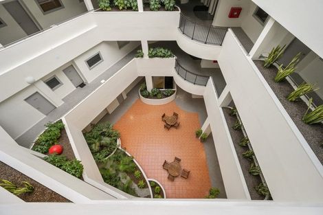 Photo of property in Stadium Garden Flats, 403/107 Thorndon Quay, Pipitea, Wellington, 6011