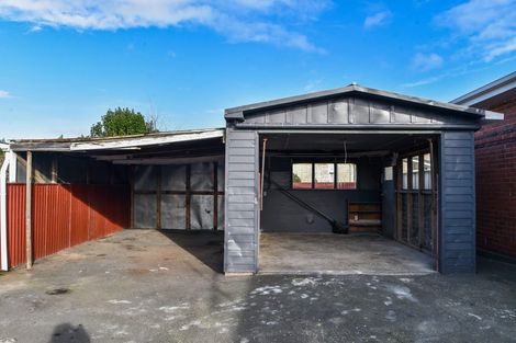 Photo of property in 168 Macandrew Road, South Dunedin, Dunedin, 9012
