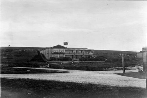 Photo of property in 5 Farm Road, Northland, Wellington, 6012