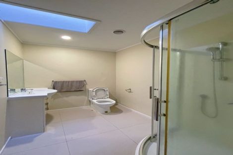 Photo of property in 5/550 Glenfield Road, Glenfield, Auckland, 0629