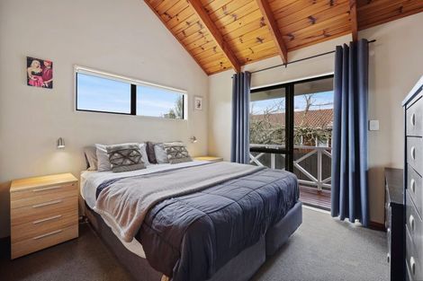 Photo of property in 2/11 Hosking Place, Clarks Beach, 2122