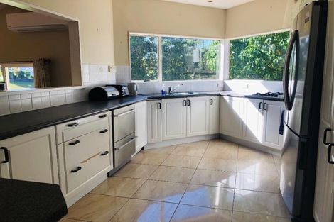 Photo of property in 7 Azure Grove, Unsworth Heights, Auckland, 0632