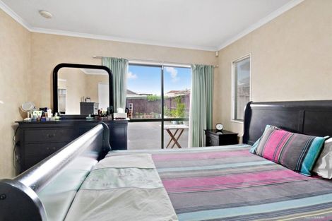 Photo of property in 70 Armoy Drive, East Tamaki, Auckland, 2016