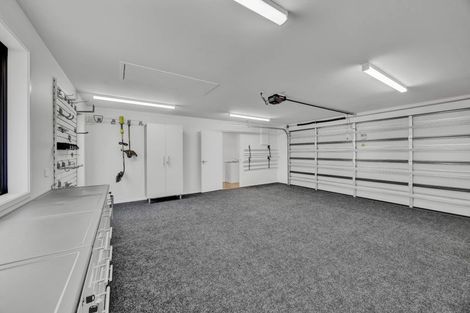 Photo of property in 5 Aheahea Way, Hurworth, New Plymouth, 4310