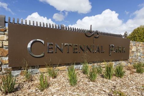 Photo of property in 18 Kanuka Drive, Hokowhitu, Palmerston North, 4410