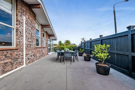 Photo of property in 22 Nevada Drive, Merrilands, New Plymouth, 4312