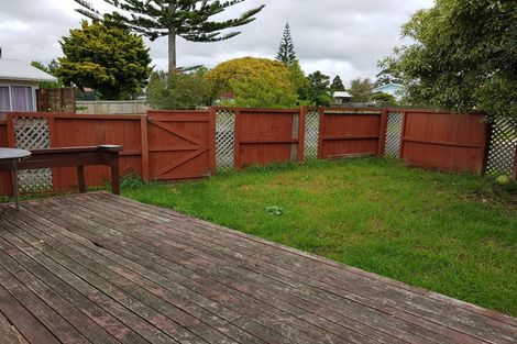 Photo of property in 18 Normandy Place, Henderson, Auckland, 0610