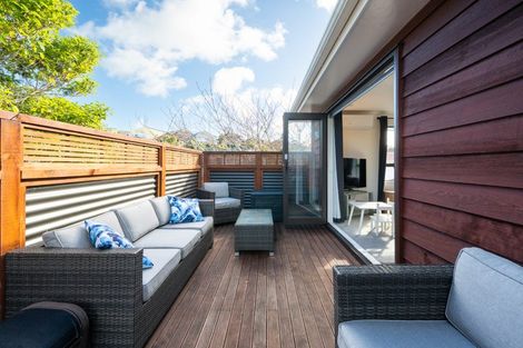 Photo of property in 6 Wantwood Grove, Churton Park, Wellington, 6037