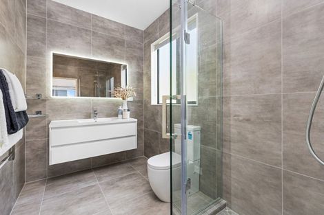 Photo of property in 3 Vintry Drive, Kumeu, 0810