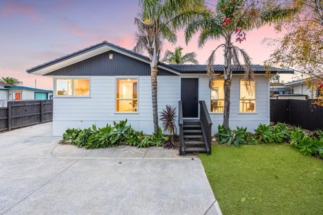 Photo of property in 60a Reelick Avenue, Pakuranga Heights, Auckland, 2010