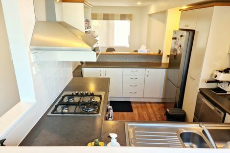 Photo of property in 4/262 Onewa Road, Birkenhead, Auckland, 0626