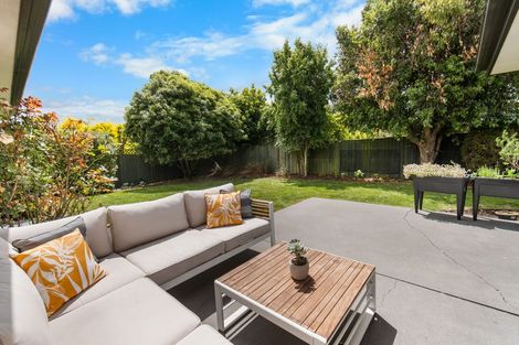 Photo of property in 15 Harrys Way, Redwood, Christchurch, 8051