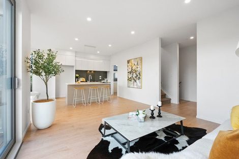 Photo of property in 144a Oaktree Avenue, Browns Bay, Auckland, 0630