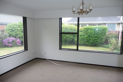 Photo of property in 2/35 Chipping Lane, Redwood, Christchurch, 8051
