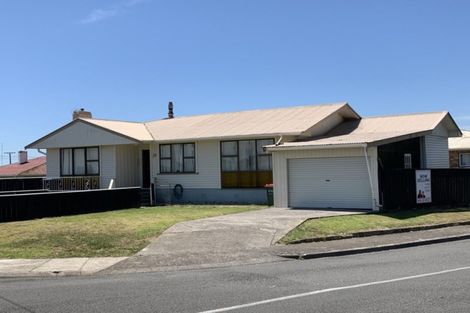 Photo of property in 37 Raleigh Street, Waitara, 4320