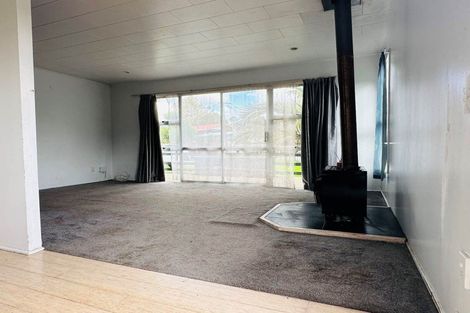 Photo of property in 187 Henderson Valley Road, Henderson, Auckland, 0612