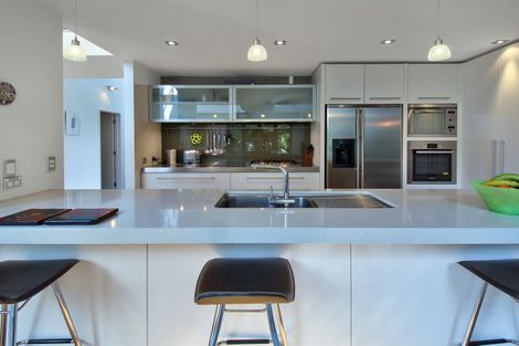 Photo of property in 11a Woodfern Crescent, Titirangi, Auckland, 0604