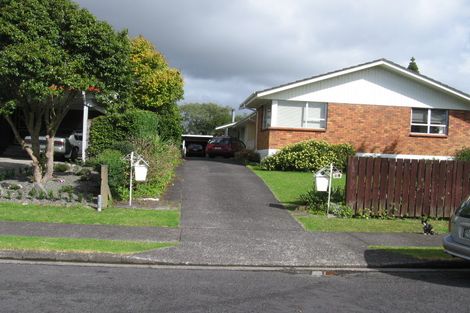 Photo of property in 2/23 Poinsettia Place, Henderson, Auckland, 0610