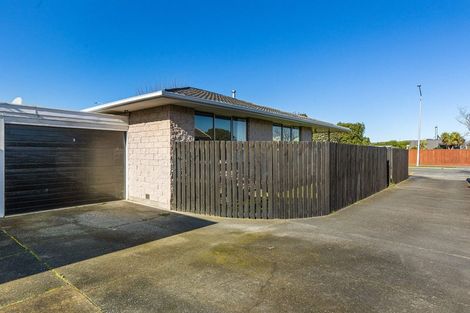 Photo of property in 1/4 Queenspark Drive, Parklands, Christchurch, 8083