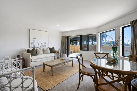 Photo of property in 32 Marine Parade, Mount Maunganui, 3116
