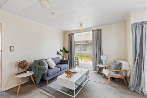 Photo of property in 2/31 Grey Street, Waitara, 4320