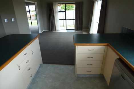 Photo of property in 23 Greenwood Place, Fitzherbert, Palmerston North, 4410