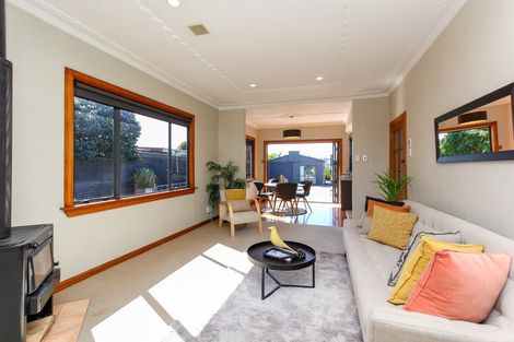 Photo of property in 21 Record Street, Fitzroy, New Plymouth, 4312