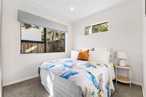 Photo of property in 1/14 Kupari Place, Totara Vale, Auckland, 0629