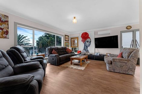 Photo of property in 8 Station Road, Pukekohe, 2120