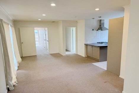 Photo of property in 102a Wharf Road, Te Atatu Peninsula, Auckland, 0610