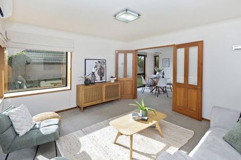 Photo of property in 2/77 Hinau Street, Riccarton, Christchurch, 8041