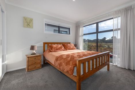 Photo of property in 3a Koreke Close, Kenepuru, 5022