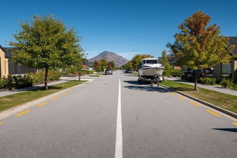 Photo of property in 19 Maize Street, Jacks Point, Queenstown, 9371